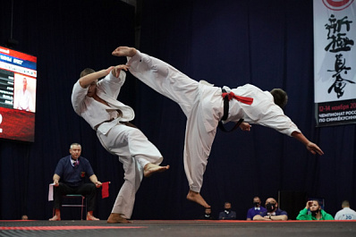 В Самаре бились сильнейшие мастера карате-синкекусинкай России