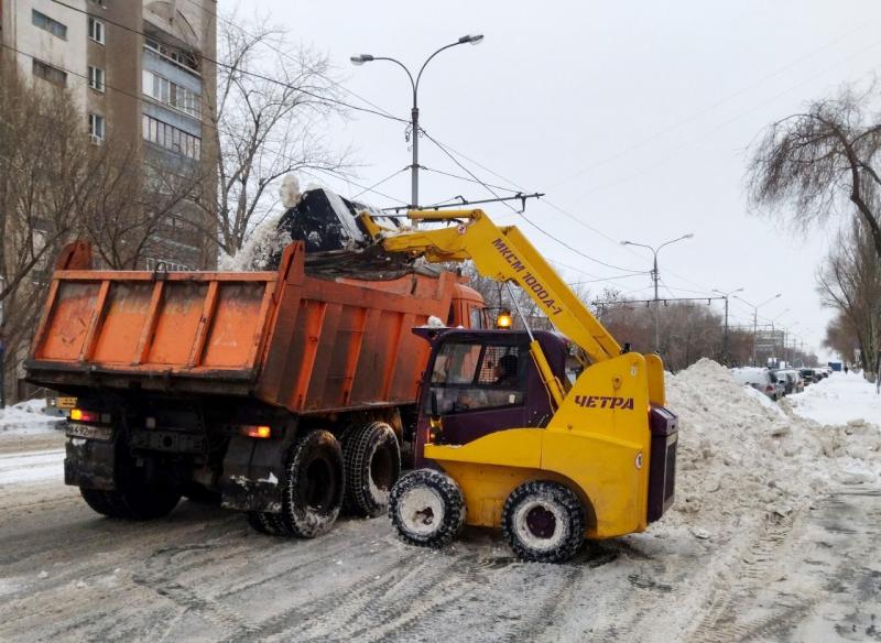 Глава Самары Елена Лапушкина проверила, как организована уборка города от снега и наледи