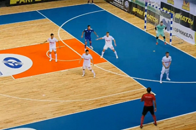 Мини-футбольная команда "Динамо Самара" уступила КПРФ