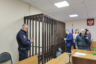 В Самаре началось заседание суда об аресте мужчин, кинувших гранату к крыльцу здания Правительства