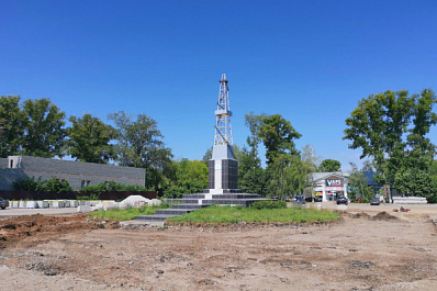 Старая площадь в Отрадном приобретает новый вид 