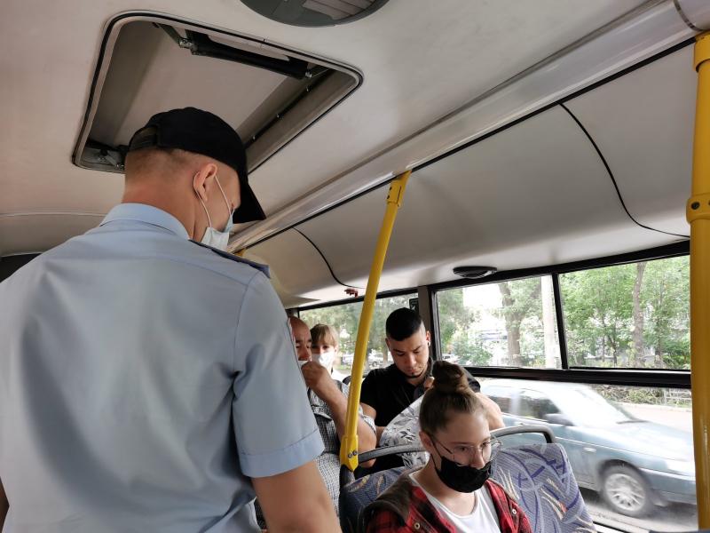 В Самаре за неделю высадили из транспорта 124 пассажира без масок