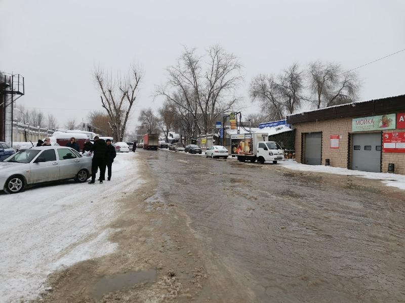 Участок Заводского шоссе затопило в Самаре 26 января 2022 года