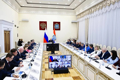 Поддержка нефтегазового сектора, визуальный облик городов, ликвидация объектов накопленного вреда окружающей среде: решения губернатора на оперативном совещании