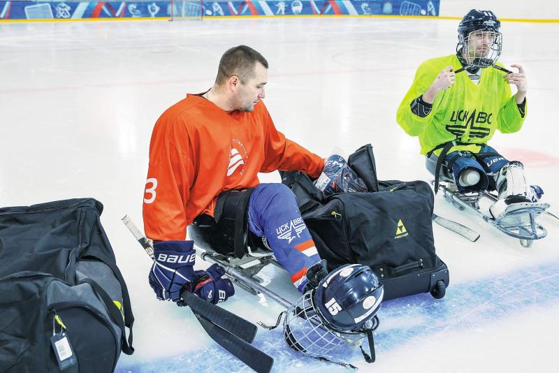 От брюк до клюшек: сборные Самарской области по адаптивному спорту получают экипировку