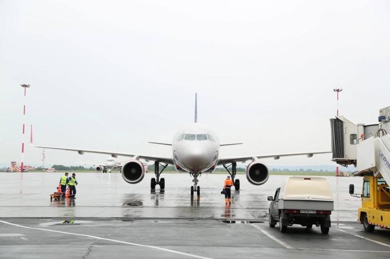 Рейс Самара-Сочи задержали на 14 часов из-за поломки самолета