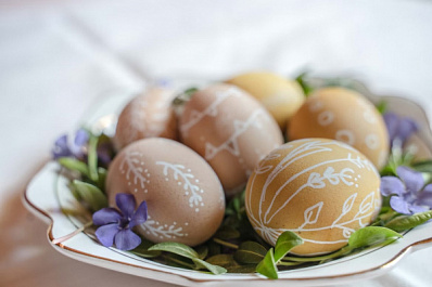 Сколько можно хранить яйца, сваренные к Пасхе, в холодильнике