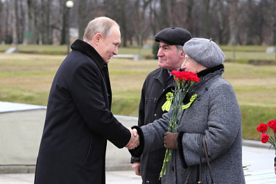 Владимир Путин поручил выплатить ветеранам по 75 тысяч рублей к юбилею Победы в ВОВ