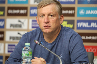 Главный тренер "Крыльев Советов" рассказал о трансферных планах команды