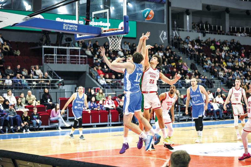 Баскетболисты "Самары" не смогли остановить "Локомотив"