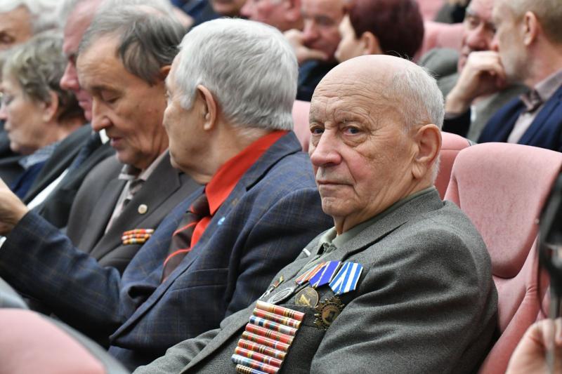 Общественники поддержали инициативу о присвоении Самаре статуса "Город трудовой доблести"