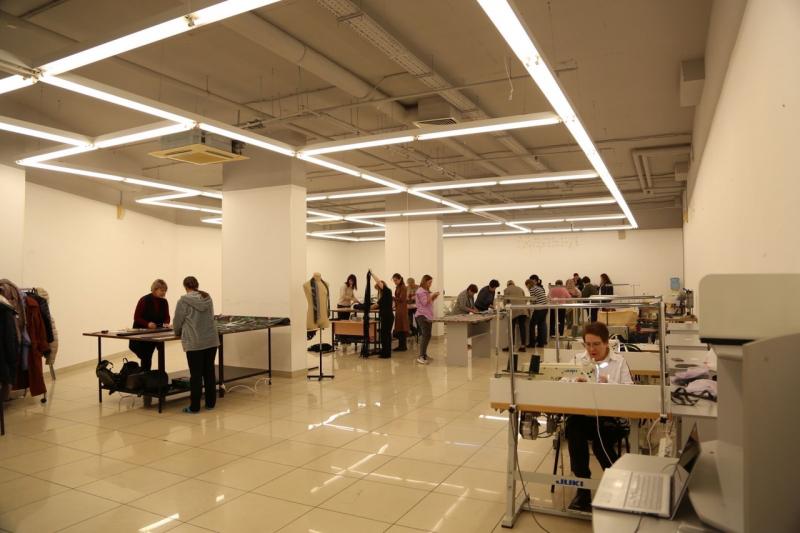 Очень нужны волонтеры: самарские дизайнеры открывают швейные мастерские в помощь фронту