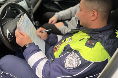 В Самаре водителя "Приоры" привлекли к ответственности за тройное нарушение ПДД