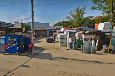 В Самаре прокуратура добивается освобождения самовольно занятого участка рынка "На Птичке"