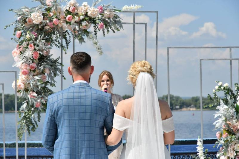 Красивая дата - на счастье: в Самарской области 24 мая поженились более 150 пар