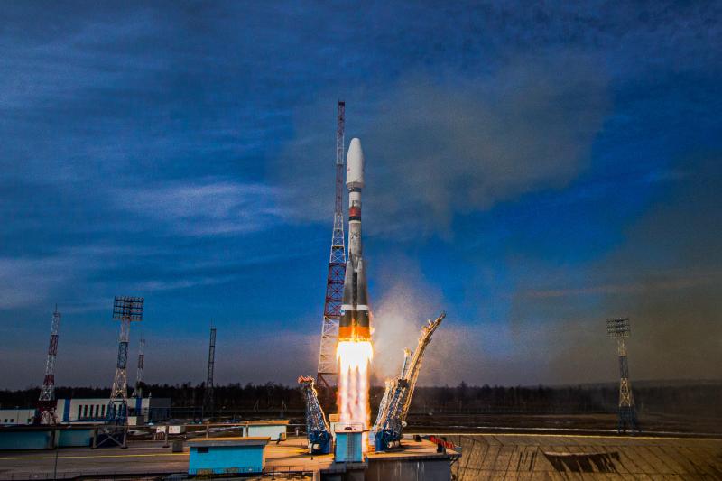 Самарская ракета "Союз-2.1б" со спутниками связи успешно стартовала с космодрома Восточный