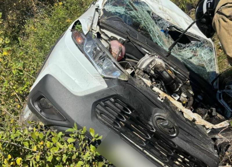 В Самарской области на трассе опрокинулась легковушка