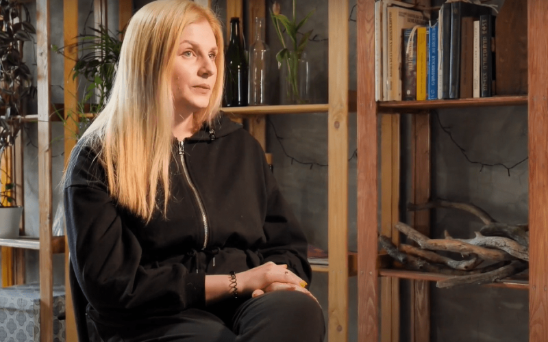 Сомелье из Самары рассказала, сколько хранить вино в холодильнике и почему не от всех напитков окрашивается язык