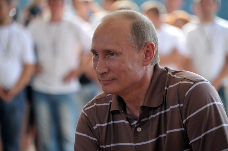 Владимир Путин "на всякий случай" после вакцинации приготовил градусник