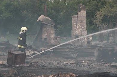 Крупный пожар в поселке Яицком: хроника событий