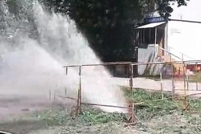 В Самаре на Ново-Вокзальной забил фонтан из кипятка