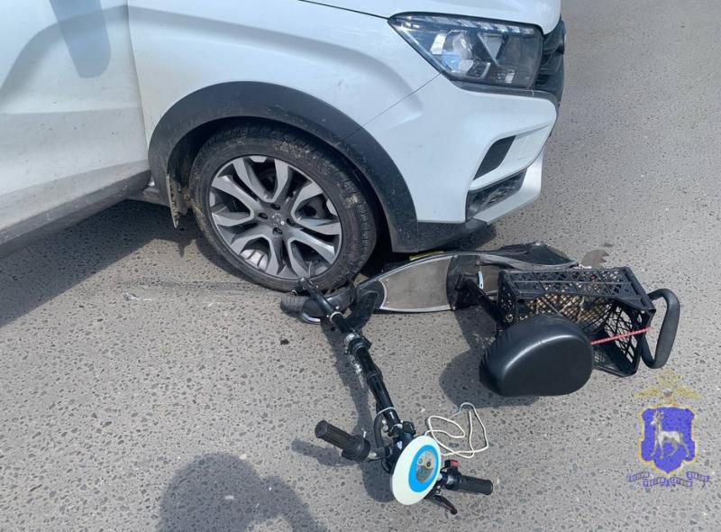 В Самаре в ДТП пострадали мальчики на самокате