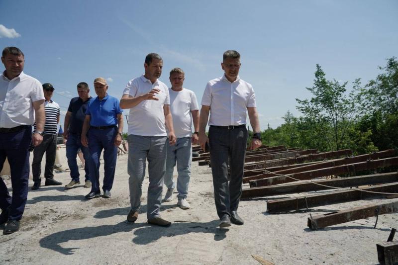 Губернатор Федорищев подвел итог работы облправительства в Большеглушицком районе