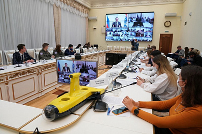 Дмитрий Азаров провел встречу со студентами региона