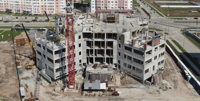 В будущей поликлинике в Волгаре начали строить 4-й этаж
