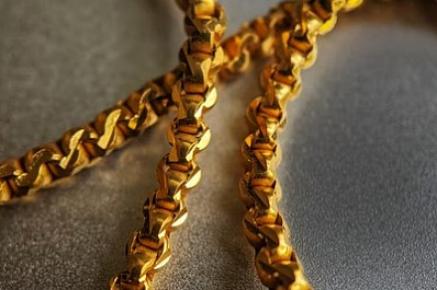 Повалил на диван и начал душить: новое знакомство окончилось для самарчанки потерей самого дорогого