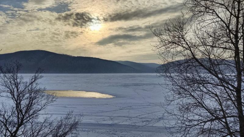 На Телецком озере возникло необычное природное явление - "снежные рулоны"