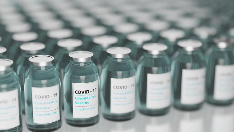 В России сообщили о приостановке закупки Минздравом вакцины от коронавируса 