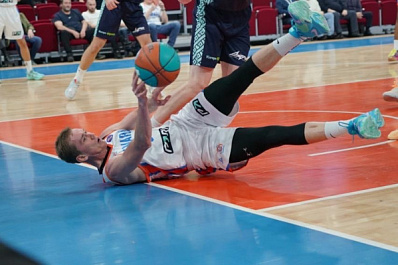 Баскетбольная "Самара" обыграла "Минск" со счетом 79:68