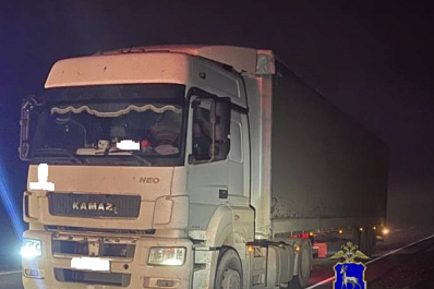 В Сызранском районе на туманной трассе мужчину насмерть сбил КамАЗ