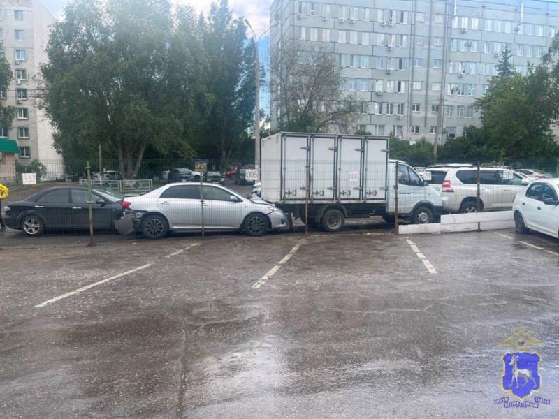 В Самаре малолитражка спровоцировала массовое ДТП