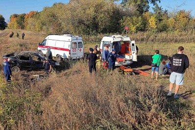 В Самарской области LADA Granta вылетела с трассы и перевернулась на крышу
