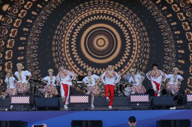 В Самаре фестиваль "Русское лето. ZaРоссию" объединил 10 тысяч человек