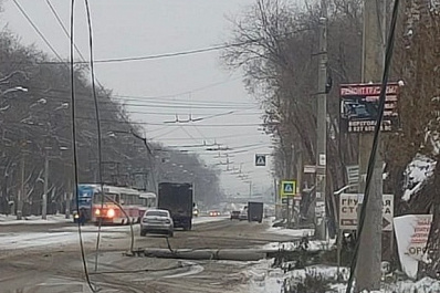 Троллейбусы и трамваи встали в Самаре на проспекте Кирова 