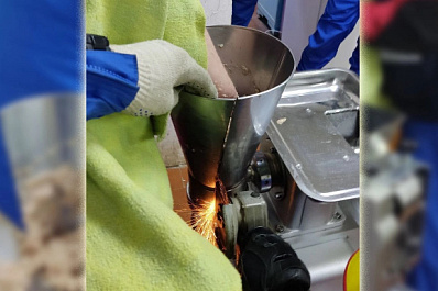 В Самарской области спасатели помогли женщине достать зажатый в мясорубке палец