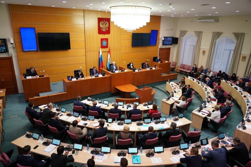 Депутаты поддержали инициативу Дмитрия Азарова об увеличении бюджетного финансирования жизненно важных направлений развития региона