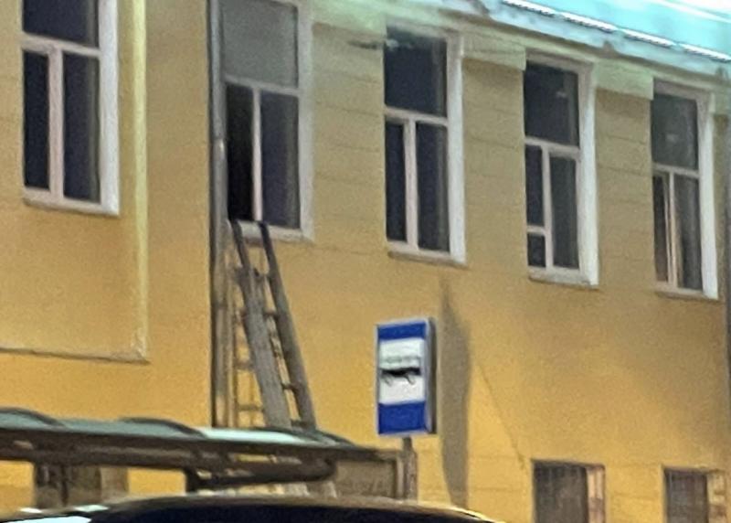 В Самаре загорелось здание городского департамента образования на Льва Толстого 30 марта 2022 года