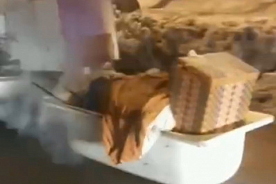 В Самаре по улицам ездит настоящая ванна