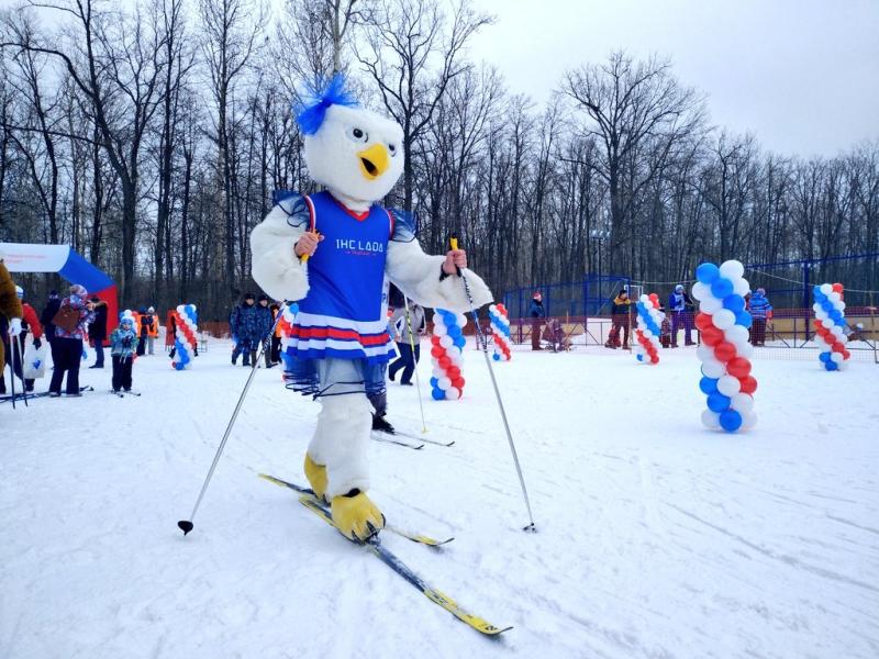 В Самаре 9 тысяч человек приняли участие в "Лыжне России"
