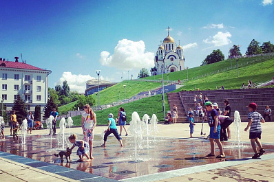 На площади Славы в Самаре заработали сухие фонтаны