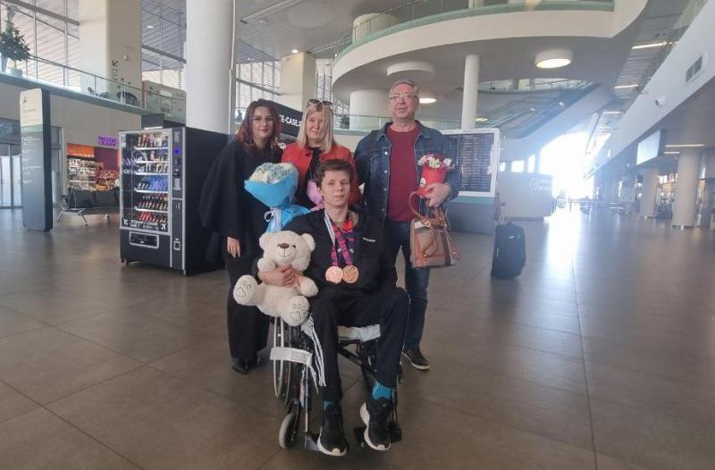 Кирилл Пульвер привез в Самару две медали с чемпионата мира по плаванию