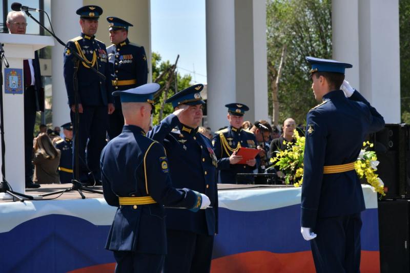 Сызранское высшее военное авиационное училище летчиков отмечает 85-летие