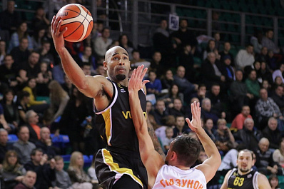 Баскетбольная Самара в битве лидеров Суперлиги уступила Востоку-65