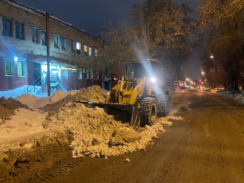 С улиц Самары эвакуируют машины, мешающие уборке снега