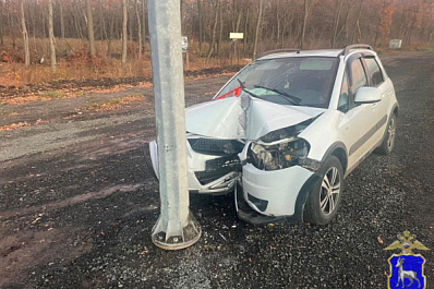 Трое пострадали: в Самаре водитель на Suzuki врезался в столб
