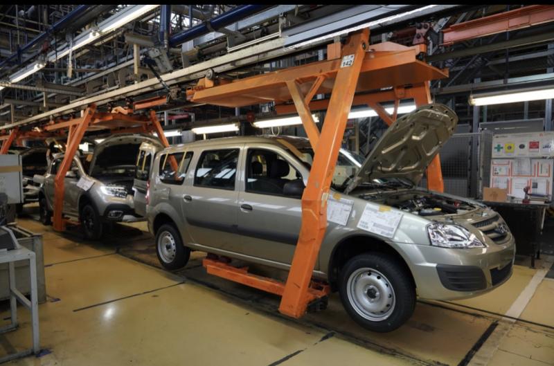 АвтоВАЗ в августе выпустит почти 700 автомобилей Lada Largus в Тольятти